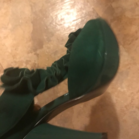 Steve Madden Green Platform Sandals - Picture 5 of 8
